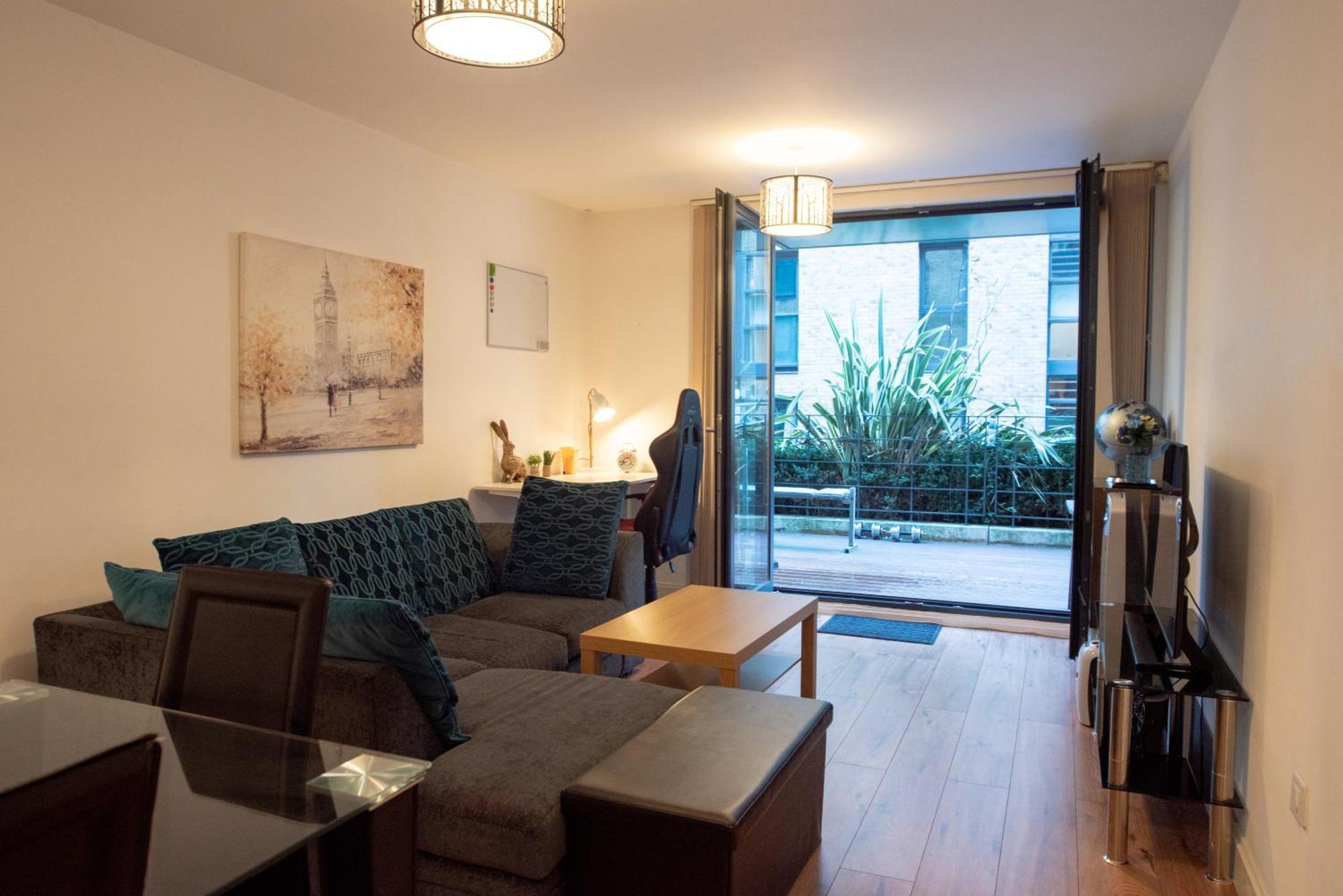 Spacious 1 Bed Apartment With Workspace, Coffee & Free Secure Parking Birmingham Exterior foto