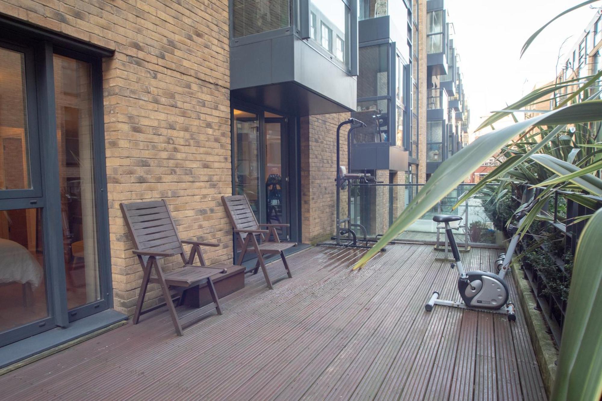 Spacious 1 Bed Apartment With Workspace, Coffee & Free Secure Parking Birmingham Exterior foto
