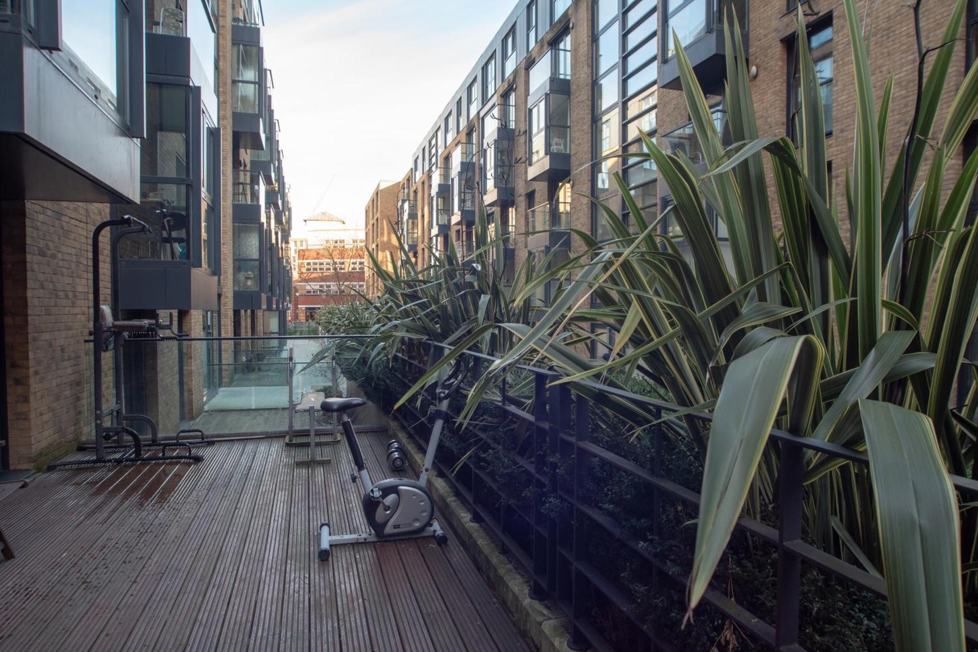 Spacious 1 Bed Apartment With Workspace, Coffee & Free Secure Parking Birmingham Exterior foto