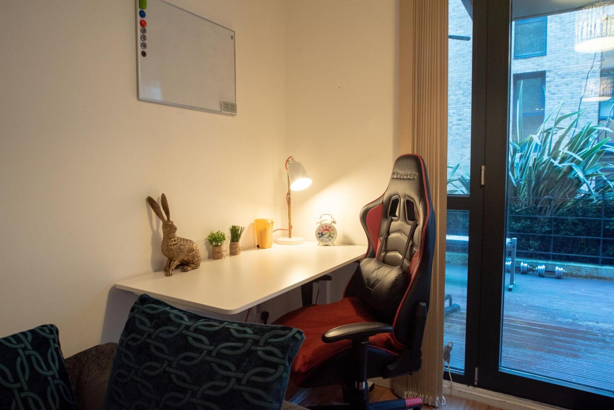 Spacious 1 Bed Apartment With Workspace, Coffee & Free Secure Parking Birmingham Exterior foto