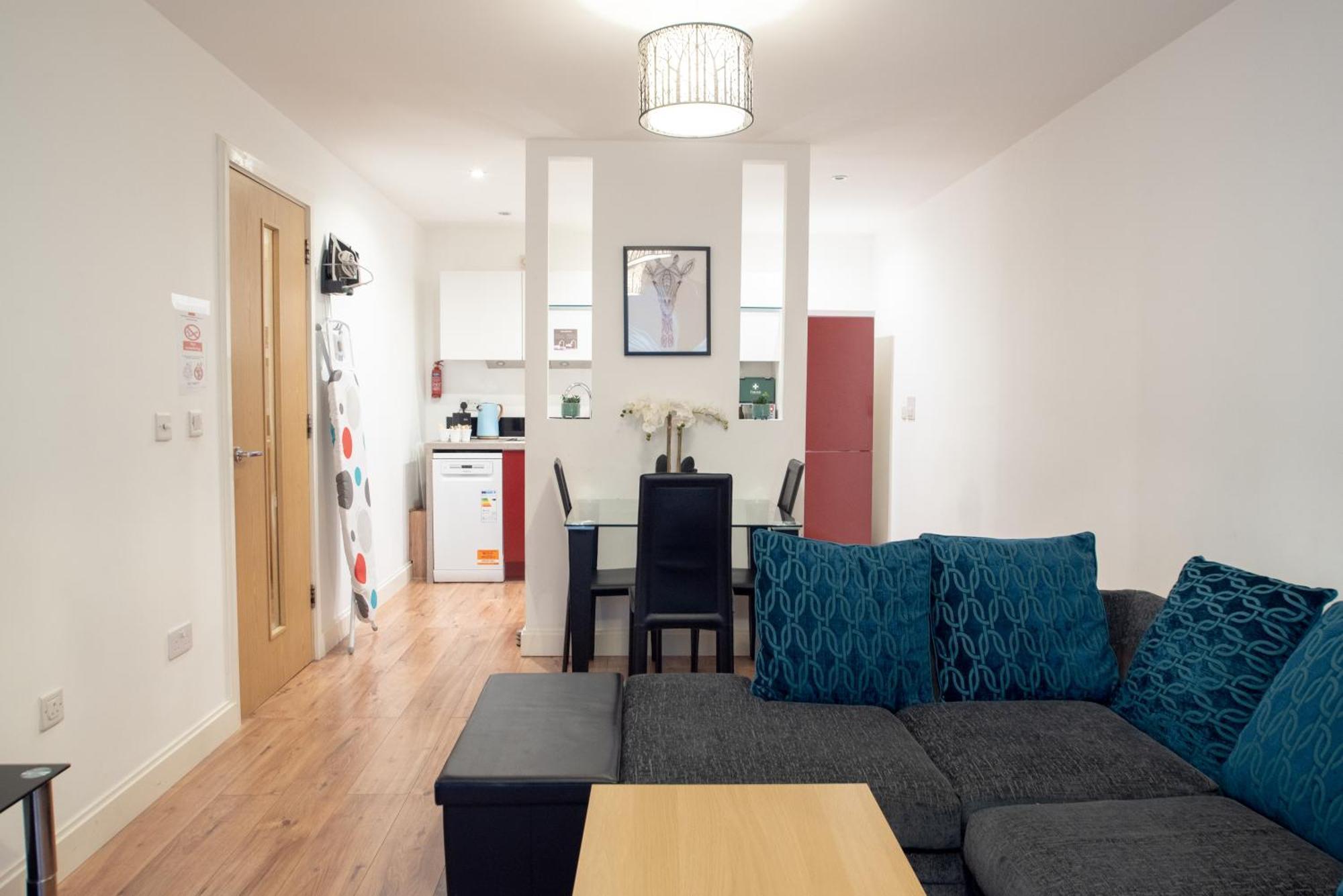 Spacious 1 Bed Apartment With Workspace, Coffee & Free Secure Parking Birmingham Exterior foto